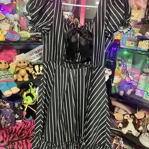 ROMWE Black and White Striped Garment